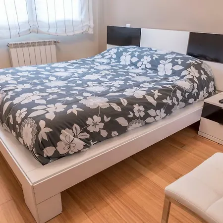 公寓 Ria De Boo, Con Patio Privado *